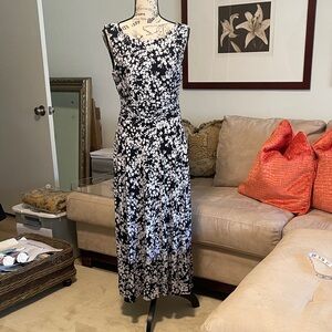 Jessica Howard navy blue and White Floral Jersey Dress